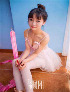 《极品美女在线观看免费直播》