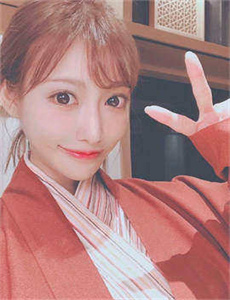 《试衣间里的激情》